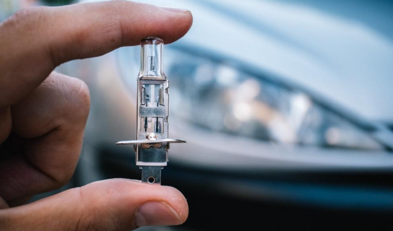 Tipos de bombillas de los coches y cómo cambiarlas