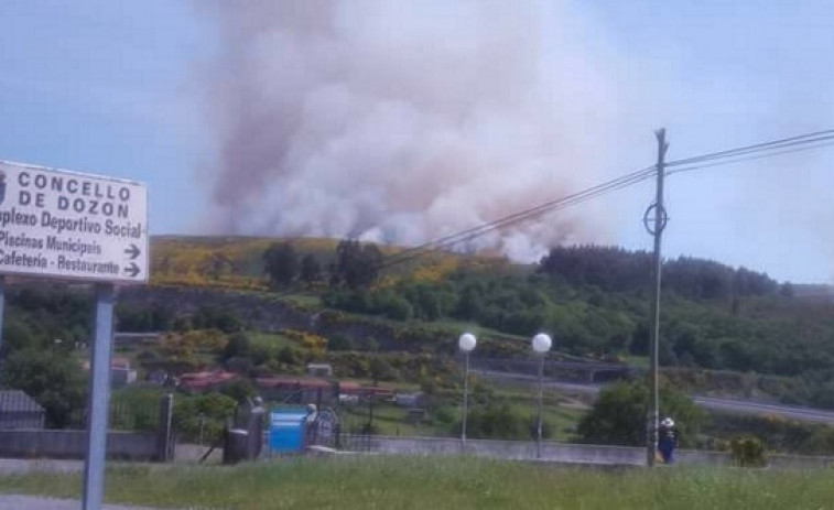 Dos incendios forestales suman 60 hectáreas en Melón y Dozón