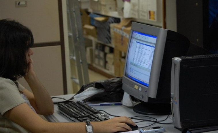 ​Investigan el acceso de alumnos al email de profesores de un instituto de A Estrada