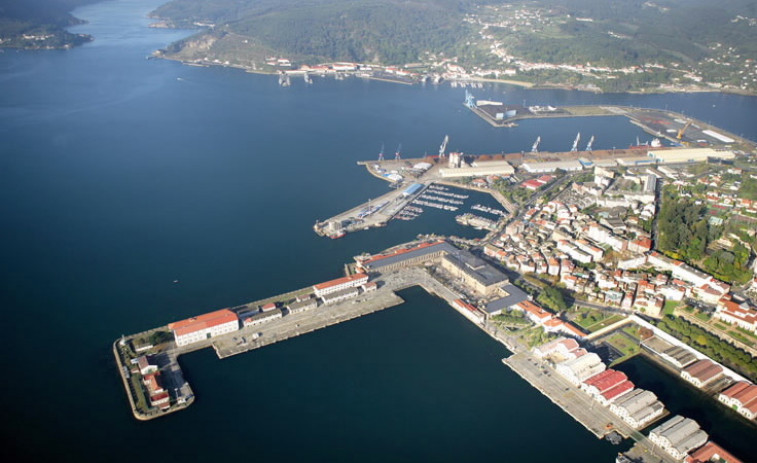 Localizan un cuerpo en el agua en la dársena del puerto interior de Ferrol
