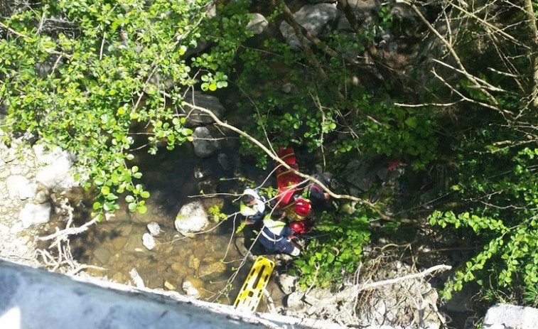 ​Encuentran en un río de Lalín el cuerpo de un nonagenario desaparecido