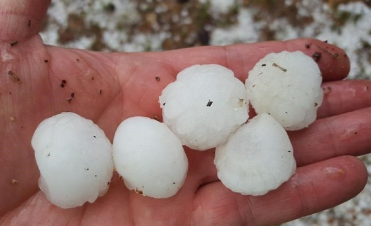 Alerta naranja  en varias zonas de Galicia por tormentas con granizo de gran tamaño