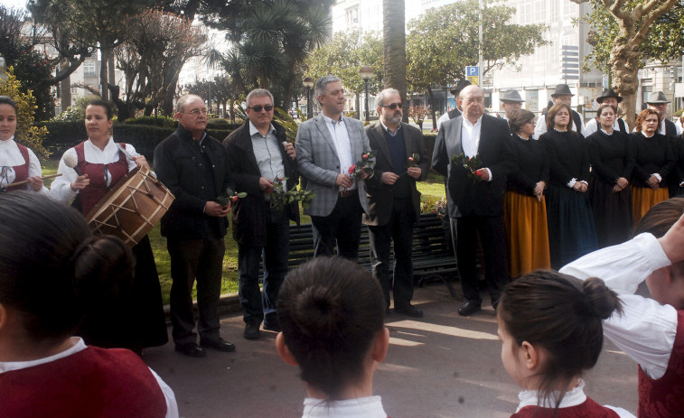 Homenaxe a Pondal nos xardíns de Méndez Núñez da Coruña, no 98 cumpleanos da sua morte