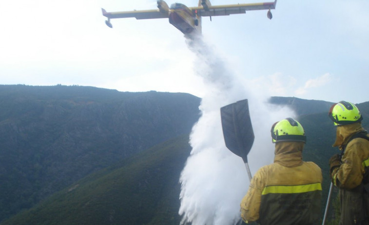 Un único incendio pendiente de extinguir en toda Galicia de los iniciados el fin de semana