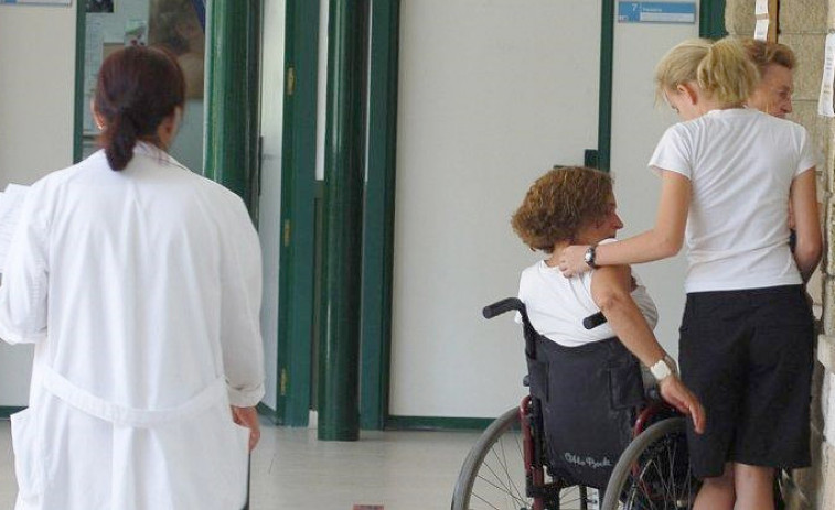 El área sanitaria de Vigo castiga a los pacientes que piden el cambio de hospital
