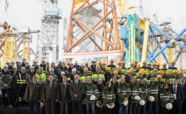 Navantia baraja instalarse en el puerto exterior de A Coruña para abastecer a la eólica marina