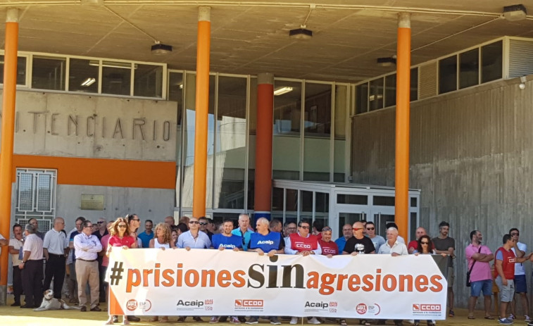 Funcionarios de prisiones exigen a Sánchez que cumpla con la equiparación salarial