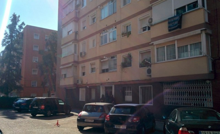 Abatido un hombre armado en Cornellà tras entrar en comisaría al grito de 'Alá es grande'