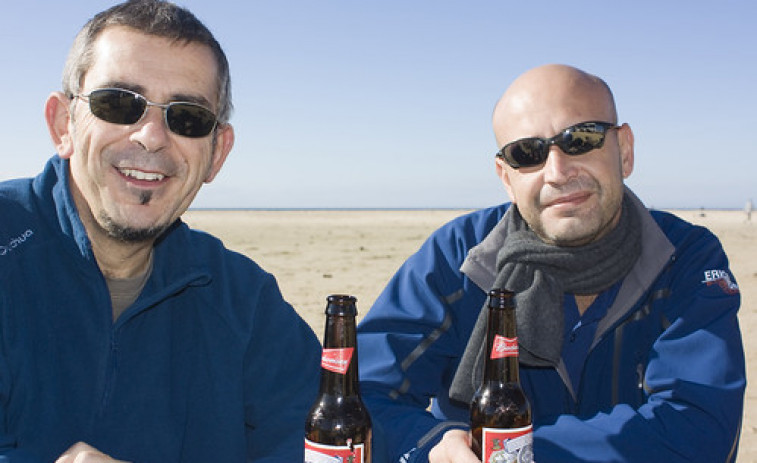 Cerveza en la playa en diciembre: la Xunta autoriza chiringuitos fijos todo el año