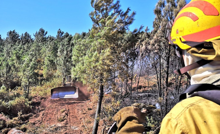 La ola de incendios parece dar una tregua tras quemar más de 1.000 hectáreas en tres días