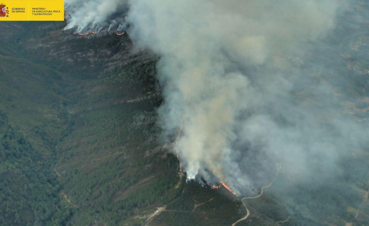 Extinguidos los fuegos de Begonte, A Gudiña, Chandrexa y Riós tras quemar 750 hectáreas; controlado el de Quiroga