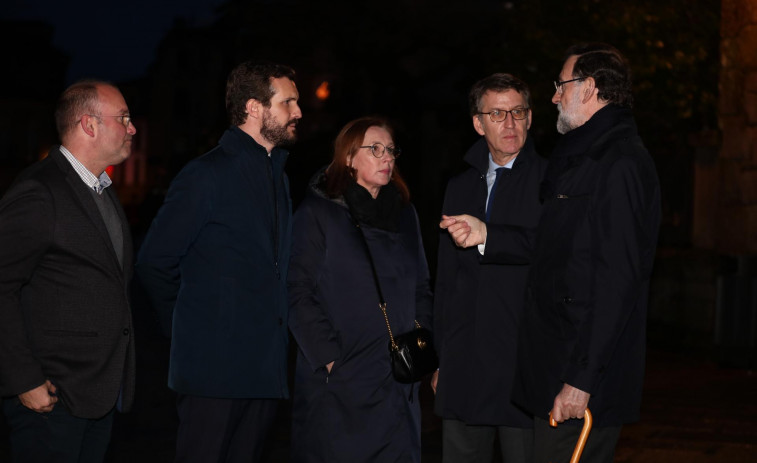 Feijóo, Casado y Marlaska arropan a Rajoy en el funeral por su hermana Mercedes