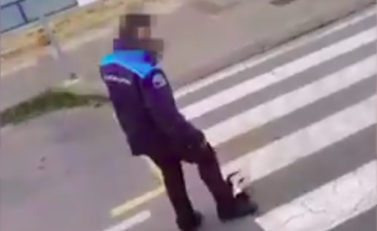 (Vídeo) Un policía de Pontedeume 
