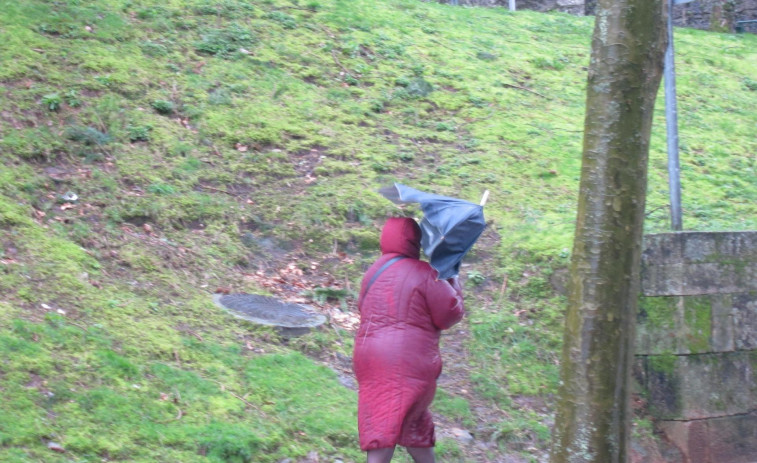 Aviso por viento y oleaje para este domingo en Galicia