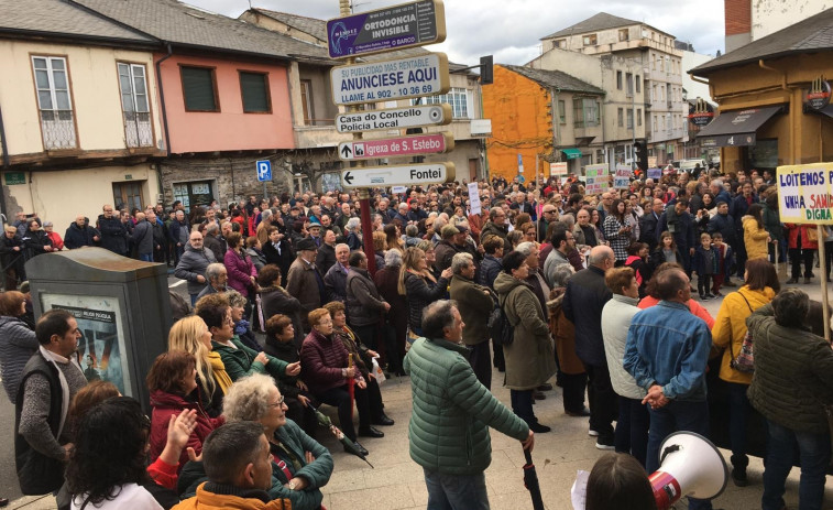 La crisis sanitaria gallega va más allá de Verín: A Rúa sale a la calle por una mejor cobertura sanitaria