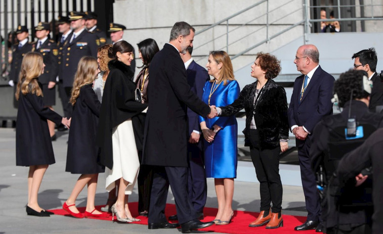 ​Felipe VI apuesta por el debate y el diálogo con la Constitución como 