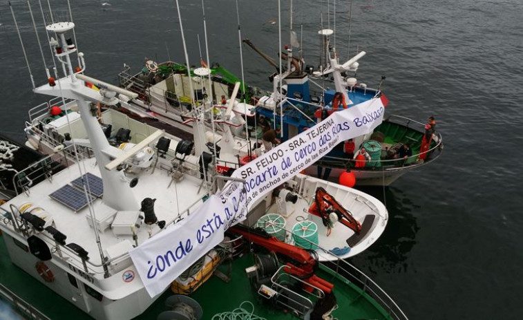La flota del cerco protesta en el Puerto de Vigo para exigir más cuotas para poder capturar anchoa