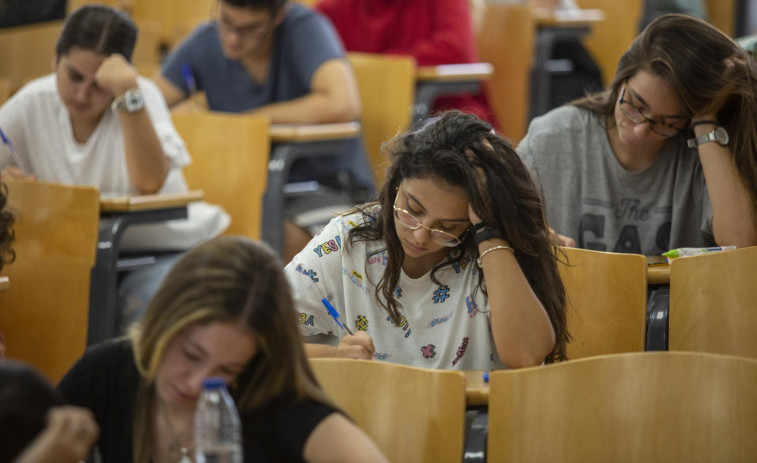 Unanimidad de los actores de la educación española para aplazar la Selectividad, pero sin fijar fechas para su celebración