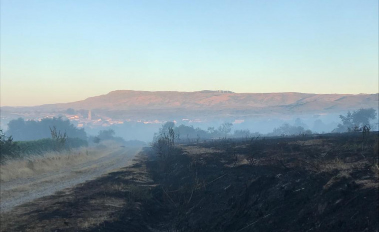 ​(VÍDEO) Así está la zona cero del incendio de Monterrei, el mayor de la temporada en Galicia