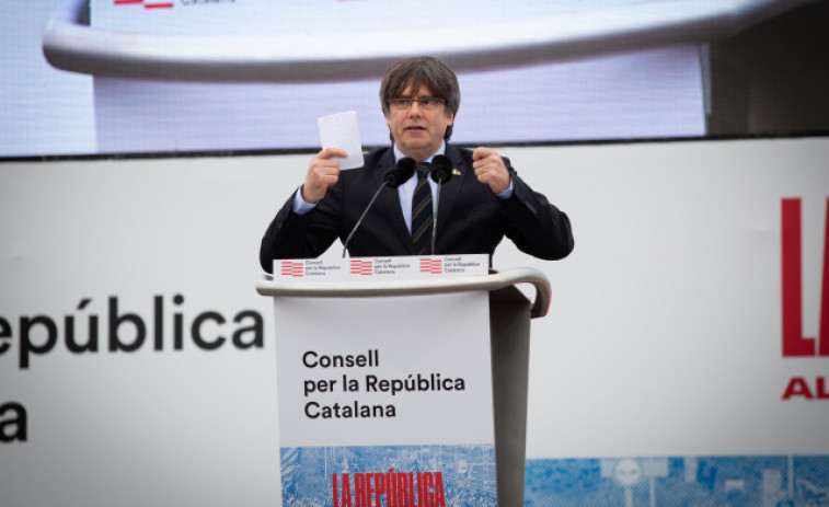 ​El artículo a ocho manos de Puigdemont