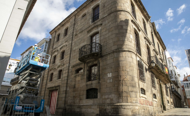 A Coruña vuelve a pedir la Casa Cornide de manos de los Franco, cuya presencia tacha de 