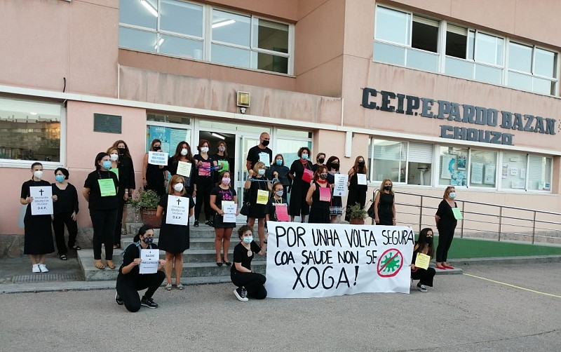 Protesta de profesores ante el inicio del curso
