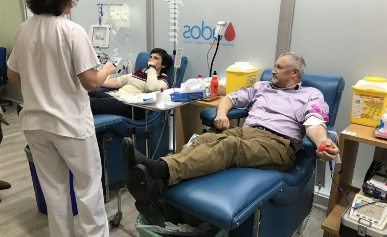 Llamamiento a donar sangre, sobre todo A+ y O-, cuyas reservas están bajas en Galicia