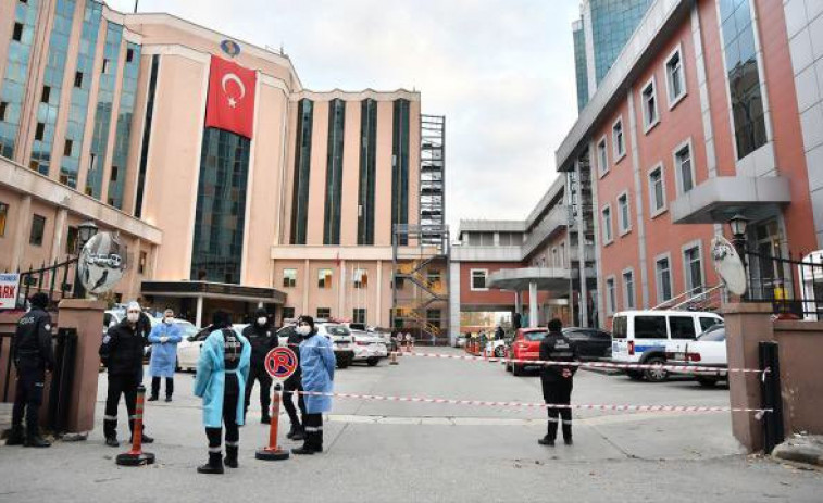 Ocho muertos en una UCI para pacientes COVID de Turquía por la explosión de un respirador
