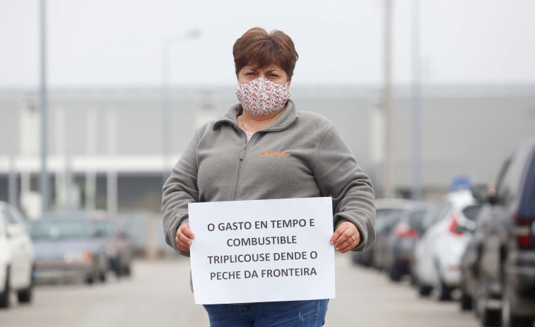 Colas eternas en la frontera entre Galicia y Portugal desatan las protestas de trabajadores y vecinos