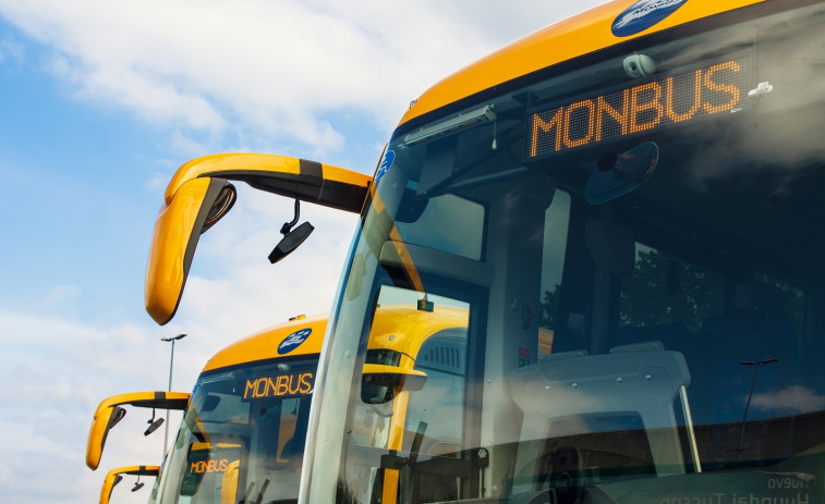 Menos de un euro por viaje en todos los autobuses de línea, promete en Monbús en reacción a los bonos de Renfe
