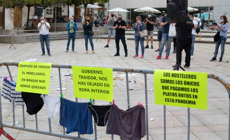 La Xunta deja a los hosteleros de Viveiro en calzoncillos a las puertas del verano, protesta el sector