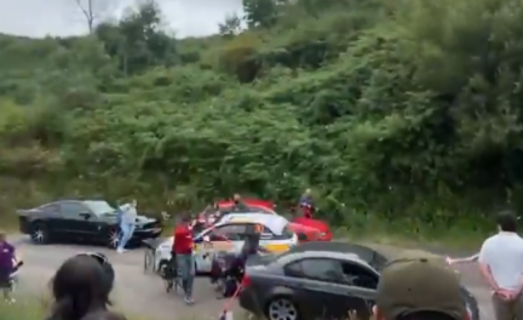 Vídeo: Atropello de espectadores en el Rally Rías Baixas en Vigo provoca la evacuación de una mujer