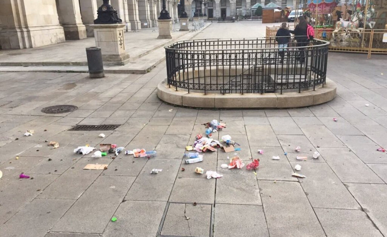 La basura invade las calles de A Coruña