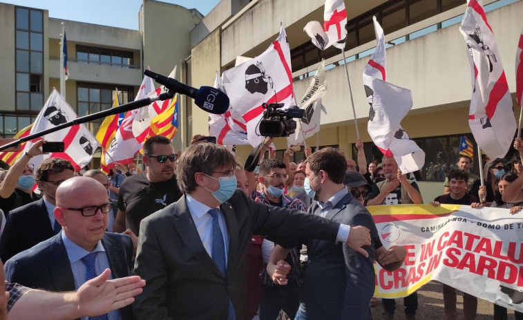 Puigdemont libre porque Italia considera que está protegido aún por la inmunidad parlamentaria