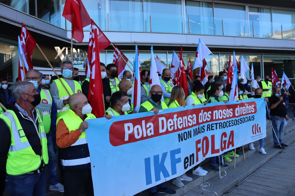 21 10 06 Protesta IKF Xunta Vigo 02