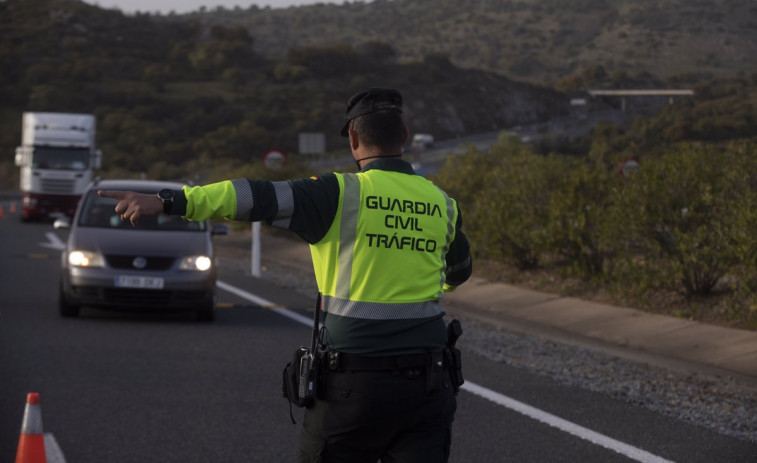 Fallece un hombre de 37 años que volcó con su furgoneta en Melide esta madrugada