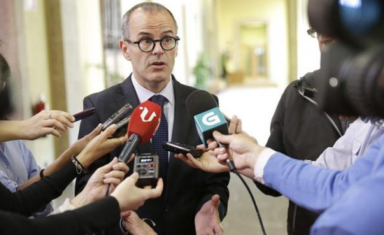 PSOE y DO aprueban una petición de dimisión del alcalde de Ourense por 