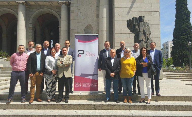 Periodistas de toda España, incluído el Colexio de Galicia, demandan a Moncloa igualdad para la prensa local