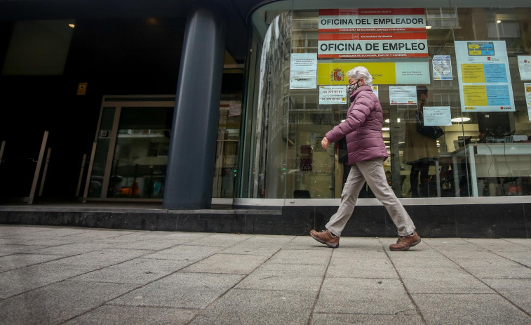 El tercer trimestre dejó casi 26.000 parados menos en Galicia, casi cinco veces más que la media nacional