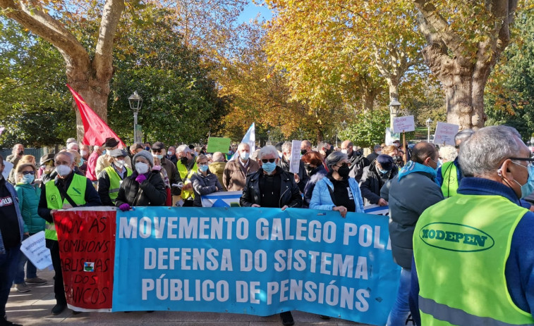 Manifestación en Santiago en defensa de los servicios públicos