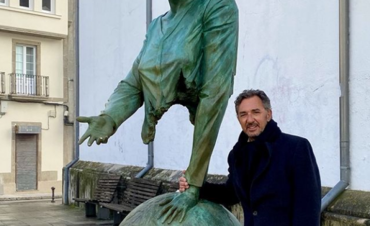 José Molares, autor de la polémica estatua de enfermeros en Lugo: 