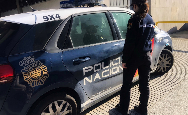 Negociador de la Policía Nacional evita suicidio de un hombre con problemas psiquiátricos en A  Coruña