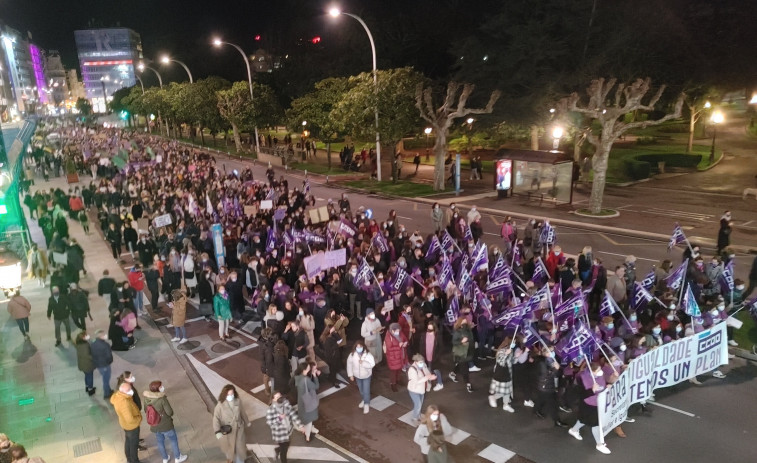 Las convocatorias feministas del #8M vuelven a reunir a miles de personas en Galicia (vídeos)