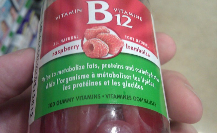 Porqué los vegetarianos, los mayores y algunas otras personas deben tomar suplementos de vitamina B12