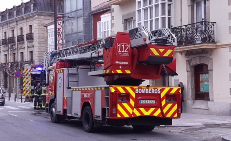 La explosión de una bombona de gas deja un incendio en una vivienda y a dos heridos en Baiona