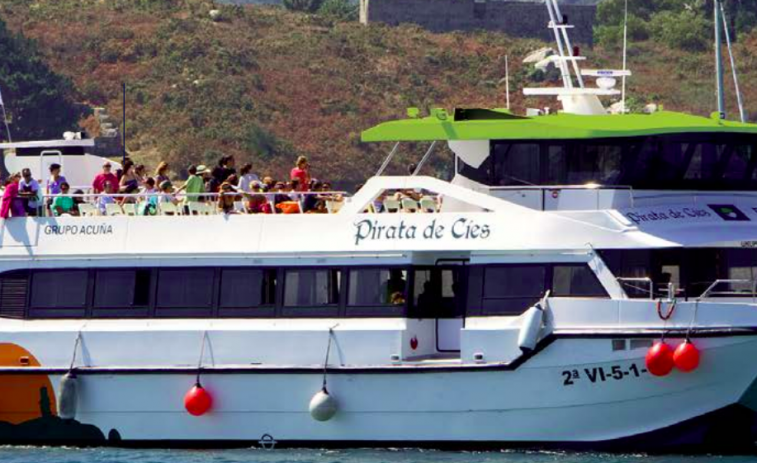 Una de las navieras que viajan a las Islas Cíes y a Ons empiezan los viajes diarios mañana