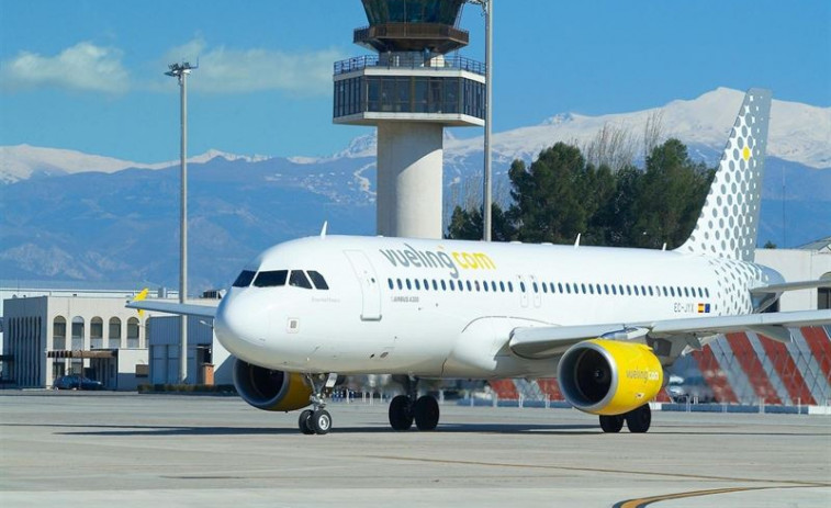 ​O caos de Vueling estraga as vacacións duns 150 galegos