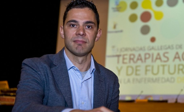 Diego Santos, neurólogo coruñés, gana el premio internacional “Artículo del Año” por una  investigación sobre Parkinson