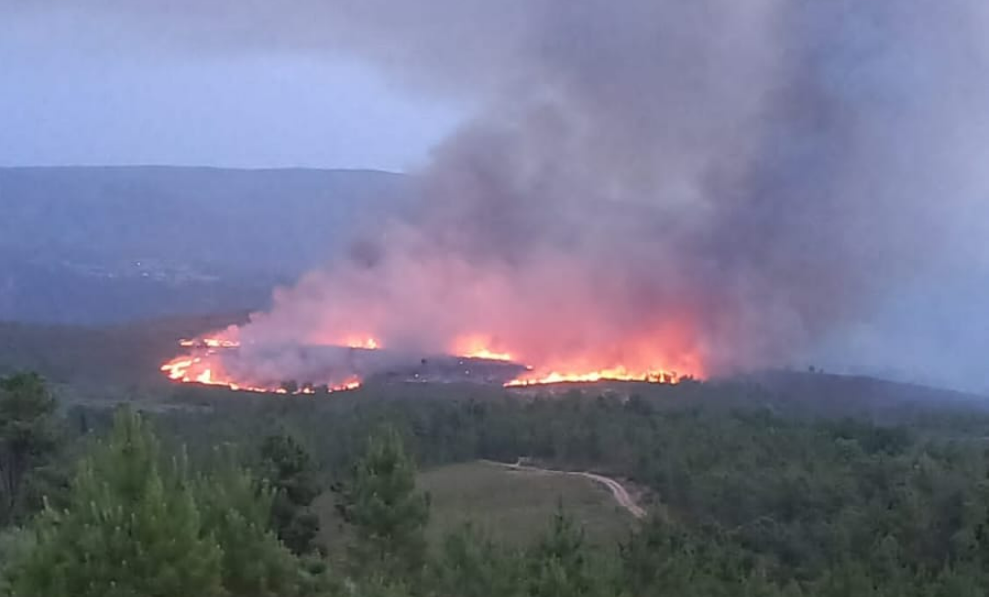 Incendio en Larouco en una foto de twitter de incendios Galicia