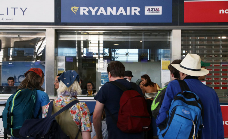 Los vuelos de Ryanair en Santiago acumulan atrasos por la huelga de tripulantes